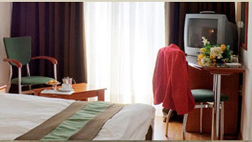 Elpida City Hotel Серрес Номер фото